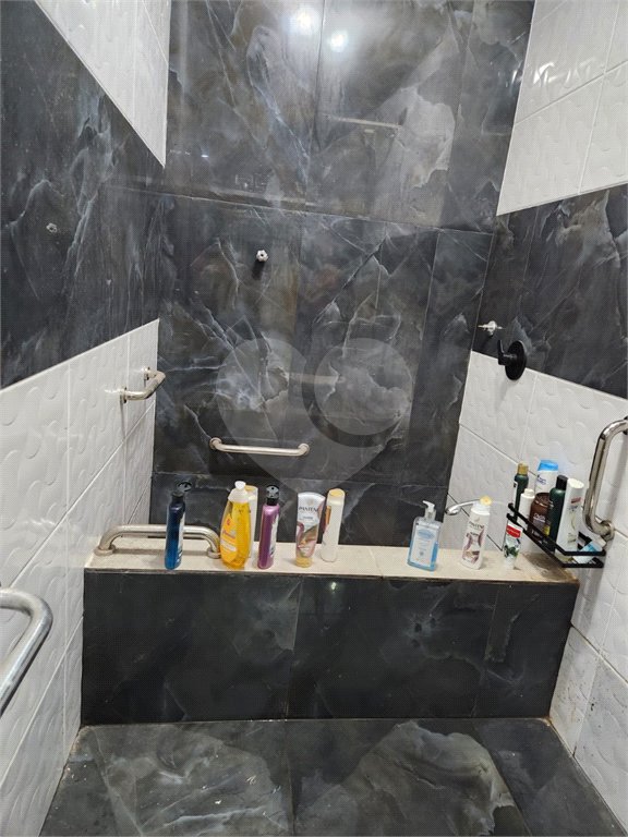 Sobrado à venda ou para alugar com 3 quartos, sendo 13 suítes, em Jardim São Paulo(zona Norte), São Paulo, SP