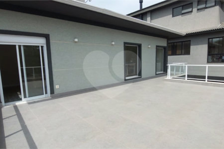 Casa à venda com 3 suítes no condomínio Figueira Garden, Atibaia - SP