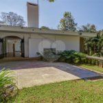 Casa para alugar com 5 quartos, sendo 3 suítes, no condomínio Chácara Flora, São Paulo - SP