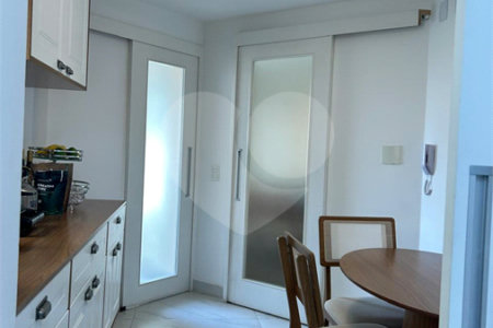 Apartamento à venda com 4 quartos, sendo 3 suítes, em Moema, São Paulo, SP