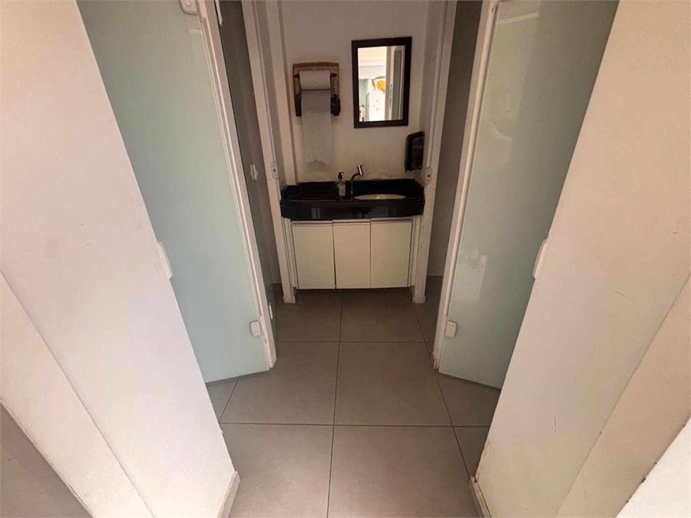 Sala Comercial para venda e locação, Estuário, Santos - SA0057.
