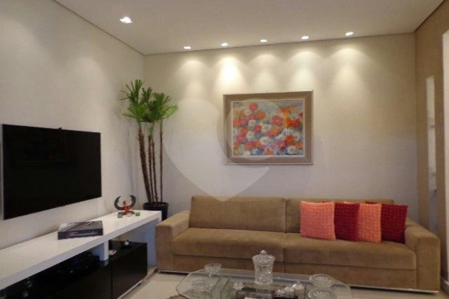 Casa Térrea à venda com 3 suítes em Jardim Franca, São Paulo, SP