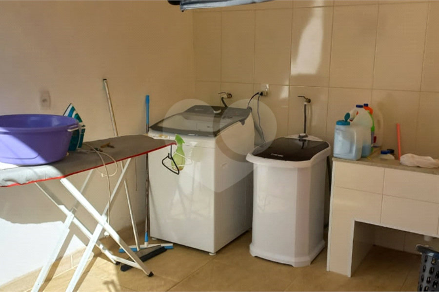 Casa à venda com 3 quartos, sendo 1 suíte, no condomínio Sausalito, Mairiporã - SP
