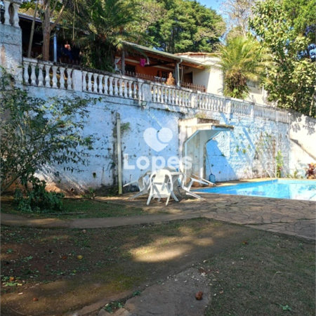 Chácara à venda com 5 quartos, sendo 3 suítes, em Loteamento Residencial Vista Linda, São José dos Campos, SP