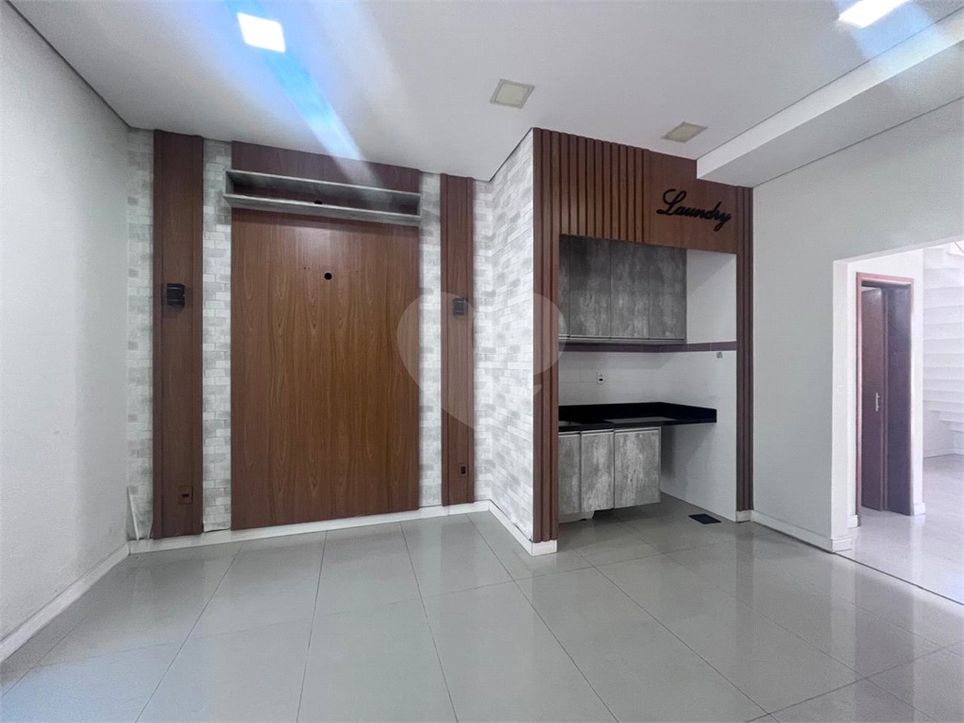 Casa à venda com 3 quartos, sendo 1 suíte, no condomínio Jardim Guarujá, Salto - SP
