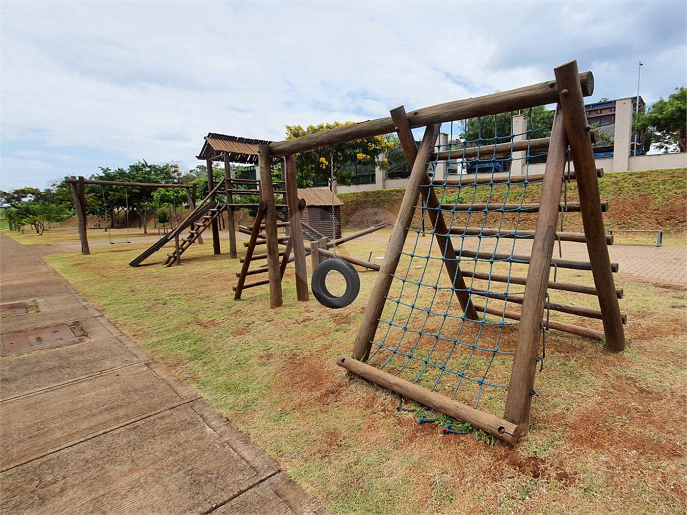 Terreno à venda no condomínio Alto da Boa Vista Cravinhos, Cravinhos - SP