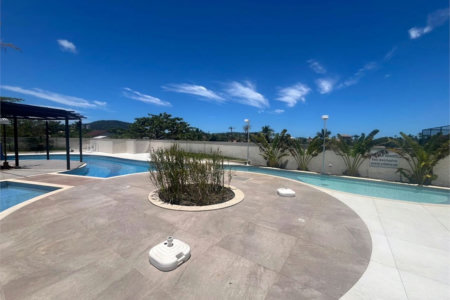 Apartamento com Varanda Gourmet em Condomínio Clube na Enseada – 2 Dormitórios