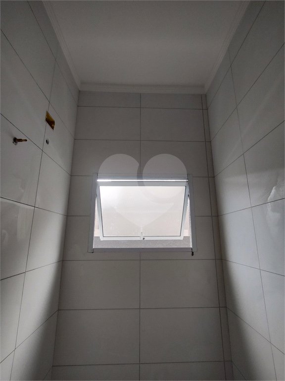 Casa térrea em Atibaia com 3 suítes, sala 2 ambientes, 2 vagas garagem, excelente localização, pronta para morar