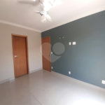 Casa à venda com 3 quartos, sendo 1 suíte, no condomínio Apeu, São Paulo - SP