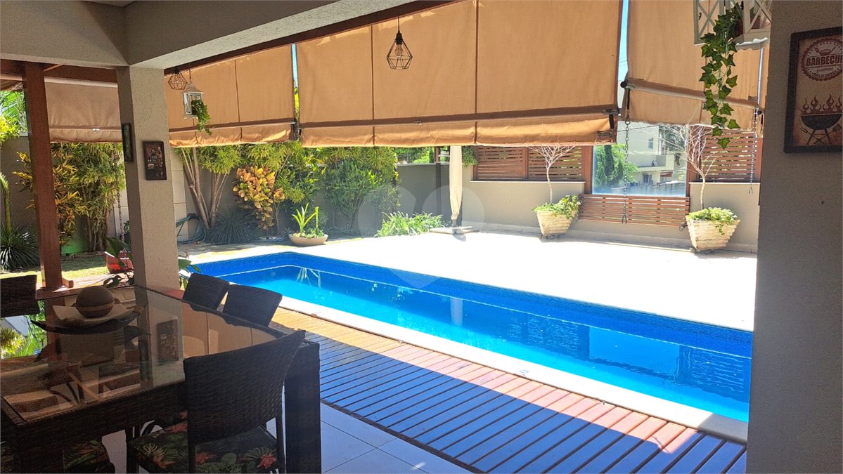 Casa à venda com 4 quartos, sendo 3 suítes,  no condomínio Res. Luzern, Campinas - SP