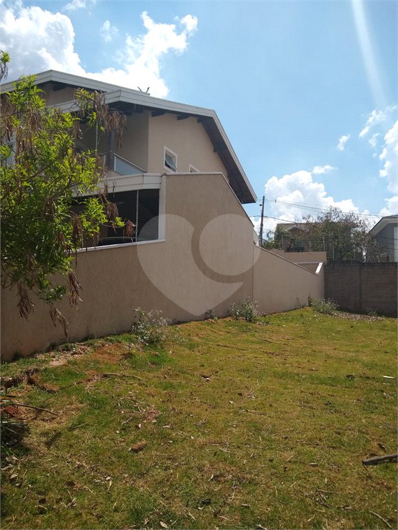 Casa à venda com 3 quartos, sendo 1 suíte,  no condomínio Residencial Grape Village, Vinhedo - SP
