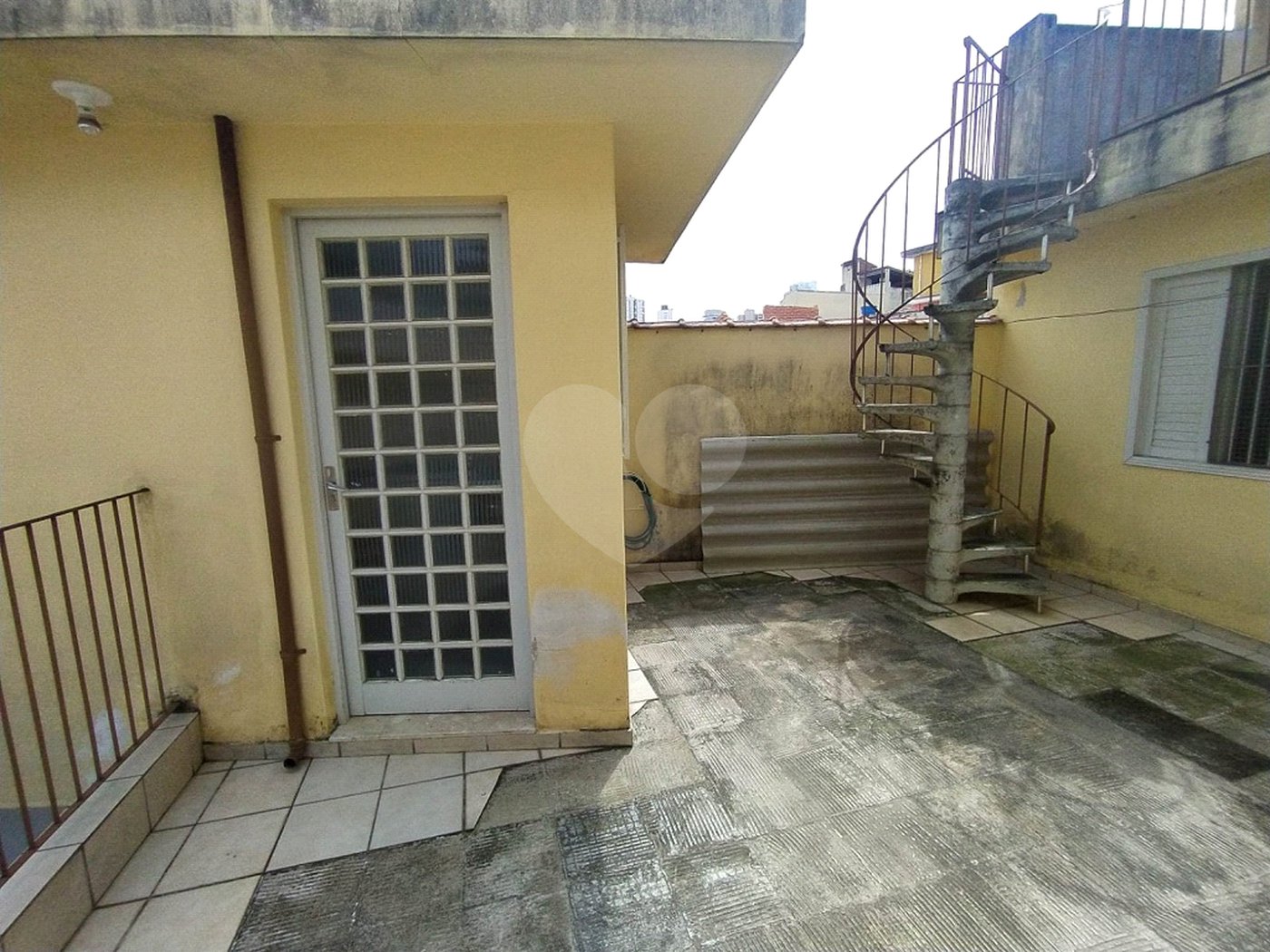 Casa à venda com 6 quartos, sendo 2 suítes, em Chora Menino, São Paulo, SP