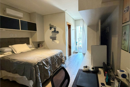 Casa à venda com 3 suítes em Vila Comercial, São Paulo, SP