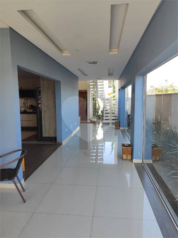 Casa à venda com 4 quartos, sendo 3 suítes,  no condomínio Aruã Brisas II, Mogi das Cruzes - SP