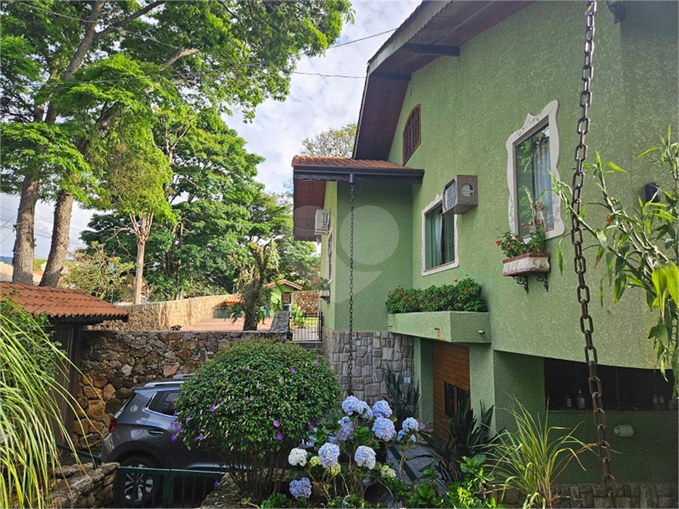 Casa à venda com 4 quartos, sendo 3 suítes, em Jardim Tapajós, Atibaia, SP