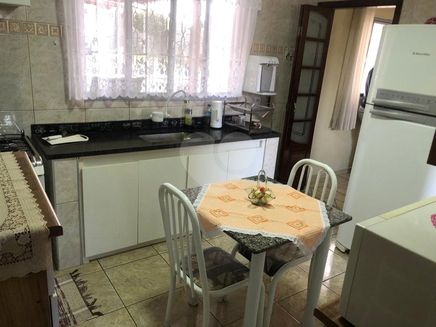 Casa à venda com 3 quartos, sendo 2 suítes,  em Jardim do Lago, Atibaia, SP