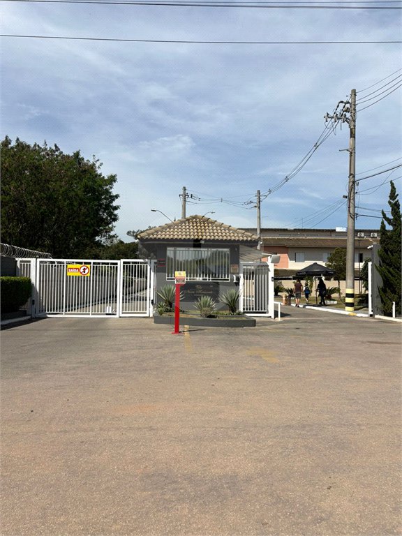 Casa à venda com 3 quartos, sendo 1 suíte, no condomínio Vila Nova Horizonte, Suzano - SP