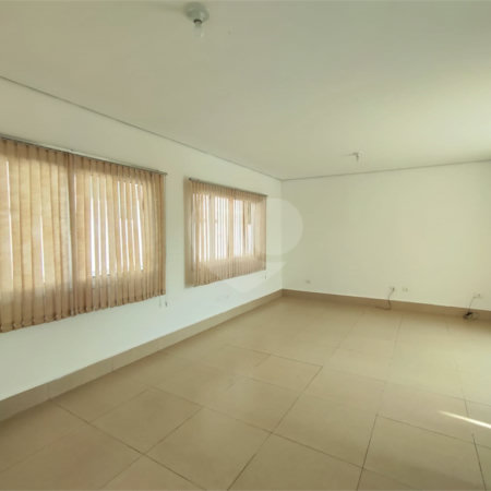 Casa de Vila à venda com 3 quartos, sendo 1 suíte, em Loteamento Jardim Morumbi, Atibaia, SP