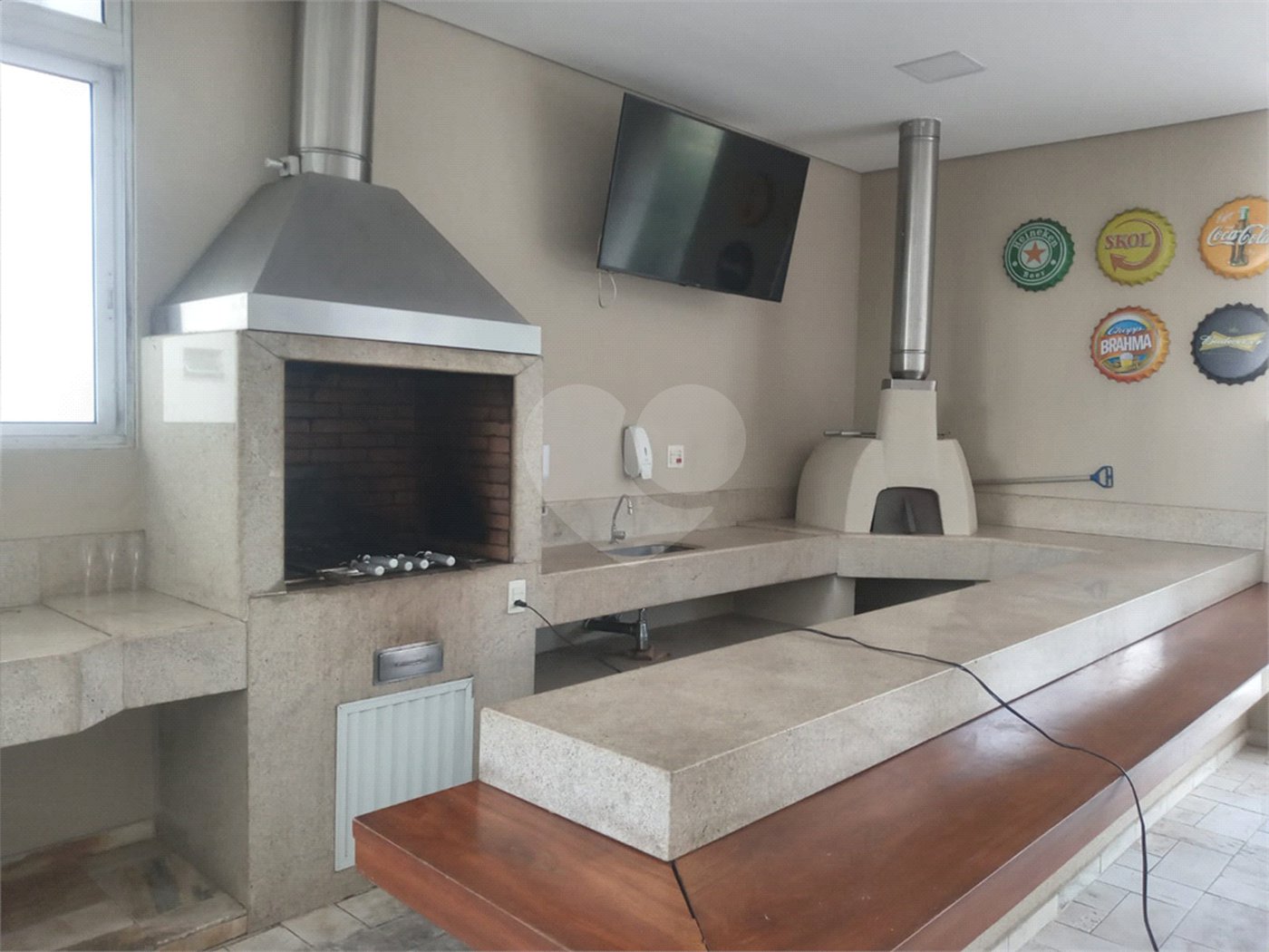 Apartamento 3 dormitórios, região do Campo Belo. Condomínio com laser completo.