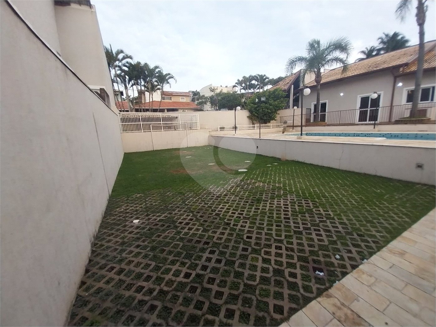 Casa Térrea Disponível para Locação e Venda no Condomínio Vilaggio Capriccio