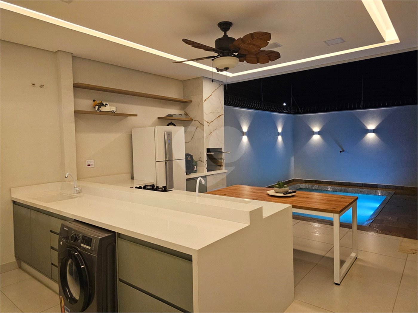 Casa à Venda no Arcoville - Completa e Confortável