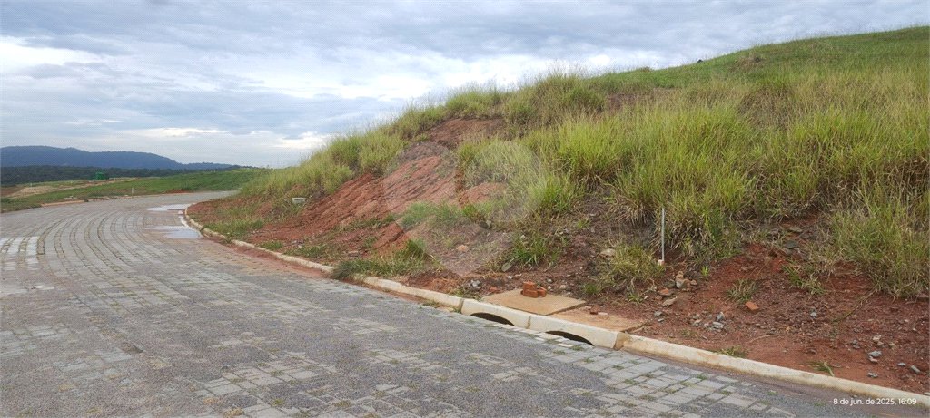 Terrenos de 300 metros em condomínio fechado e prontos para construir na região de Atibaia