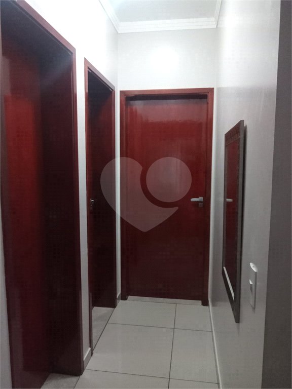 Sobrado com 2 dormitórios.
