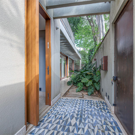 Casa à venda com 4 quartos, sendo 3 suítes, em Vila Nova Conceição, São Paulo, SP