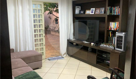 Sobrado à venda com 2 quartos no Centro, Três Lagoas, MS