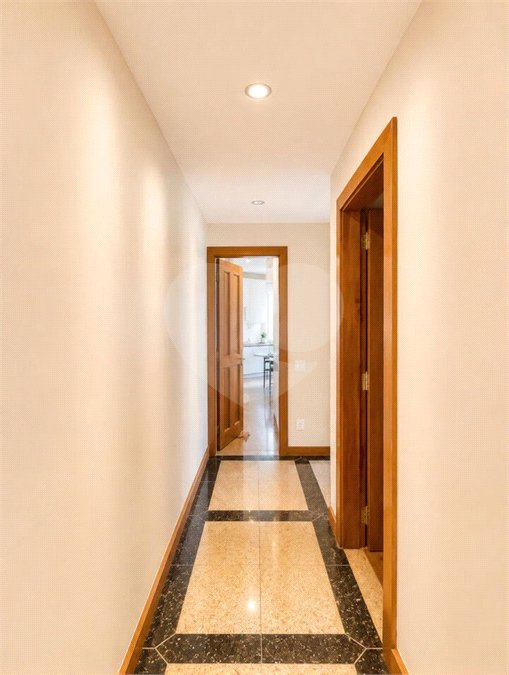 Apartamento à venda com 3 suítes em Moema, São Paulo, SP