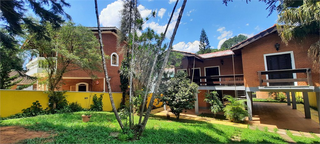 Casa à venda ou para alugar com 4 quartos, sendo 2 suítes, em Mantiqueira, Mairiporã, SP