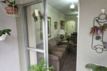 Apartamento à venda com 3 quartos, sendo 1 suíte, em Vila Mangalot, São Paulo, SP