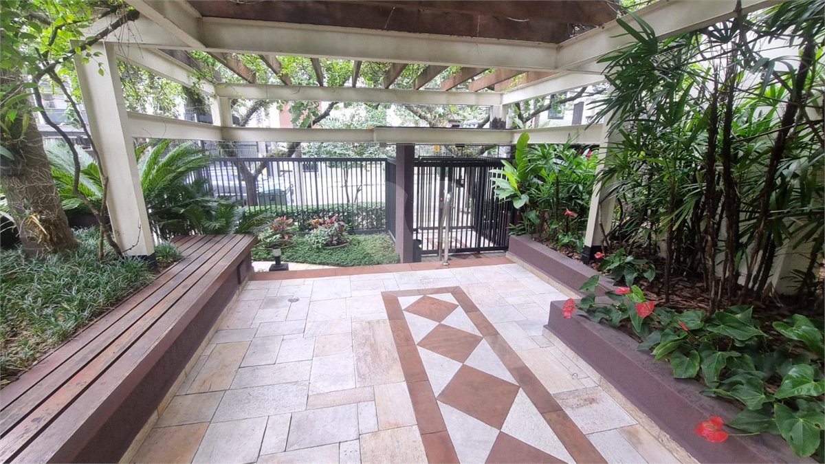 Apartamento à venda com 3 quartos, sendo 1 suíte,  em Indianópolis, São Paulo, SP