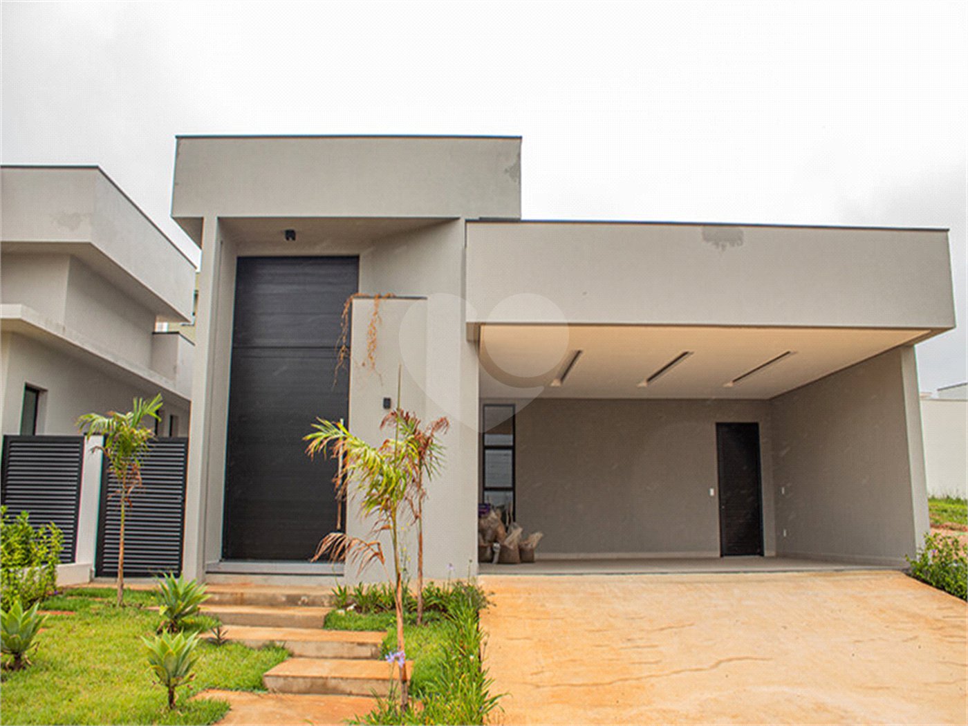 Casa à venda com 3 suítes no condomínio Residencial Central Parque, Salto - SP