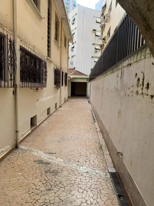 Casa/ Sobrado Amplo no Boqueirão/ Santos/SP