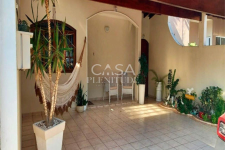 Casa em condomínio à venda com 2 quartos, sendo 1 suíte, em Jardim Gonçalves, Sorocaba, SP