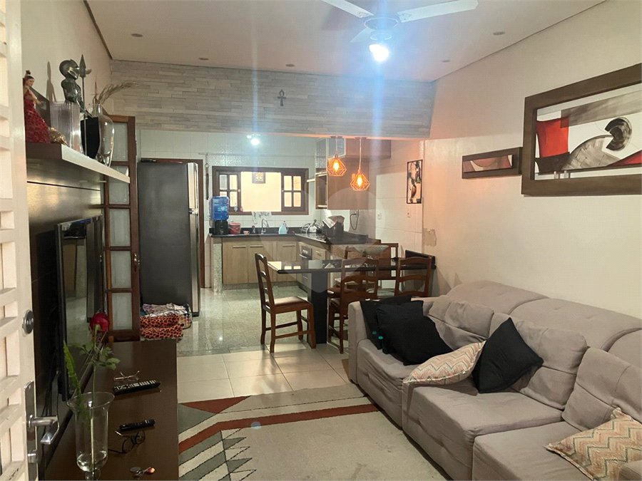 Casa Térrea à venda com 3 quartos em Vila Nivi, São Paulo, SP
