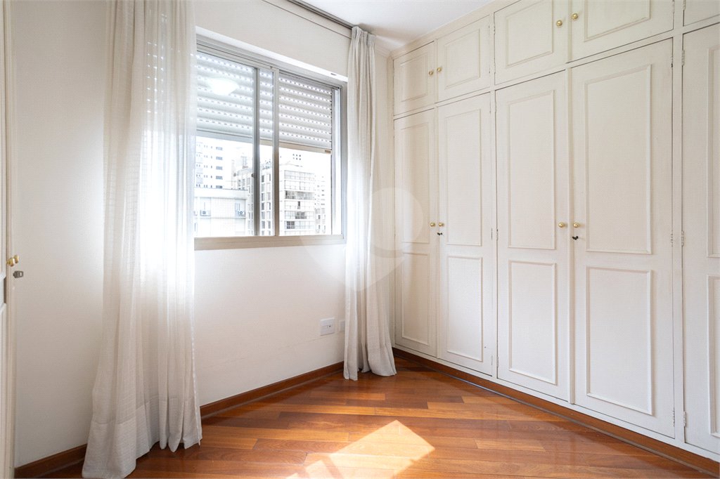 Apartamento à venda com 3 quartos, sendo 1 suíte, em Jardim Paulista, São Paulo, SP