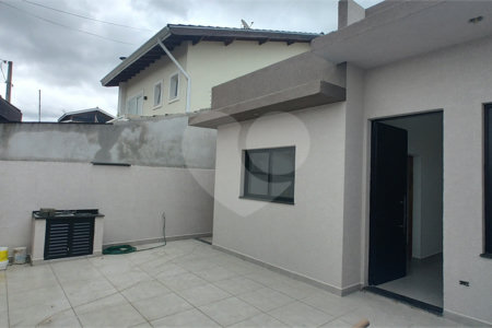 Casa Térrea à venda com 3 quartos, sendo 1 suíte,  em Nova Cerejeira, Atibaia, SP