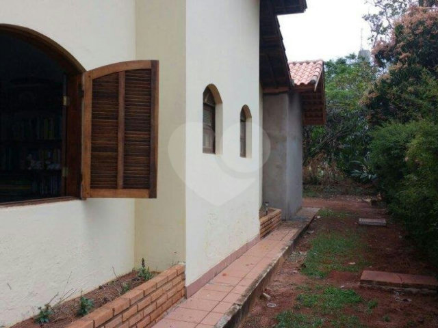 Casa Térrea à venda com 3 quartos, sendo 2 suítes,  no Centro, Águas de Santa Bárbara, SP