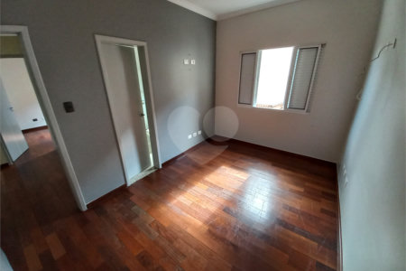 Sobrado à venda com 3 quartos, sendo 1 suíte, em Lar São Paulo, São Paulo, SP