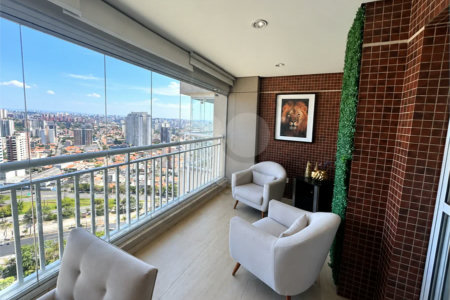 Apartamento de 127 m² em andar alto, com vista livre, 3 suítes planejadas, sacada gourmet envidraçada, 2 vagas e lazer completo, próximo ao Shopping Golden Square e à Avenida Kennedy.