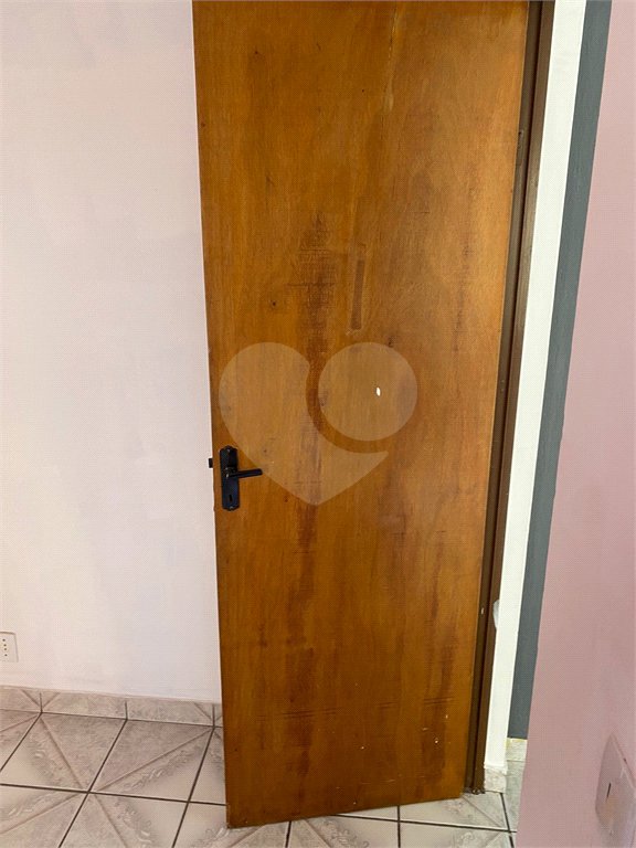 Apartamento para alugar com 2 quartos em Jardim Adriane, Itaquaquecetuba, SP