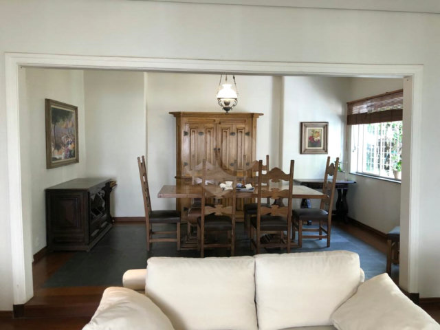 Casa Térrea à venda com 5 quartos, sendo 1 suíte,  em Pacaembú, São Paulo, SP