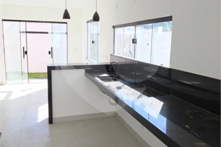 Casa à venda com 3 quartos, sendo 2 suítes, em Guriri, Cabo Frio, RJ