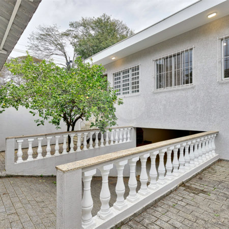 Casa à venda com 3 quartos, sendo 1 suíte, em Alto da Boa Vista, São Paulo, SP
