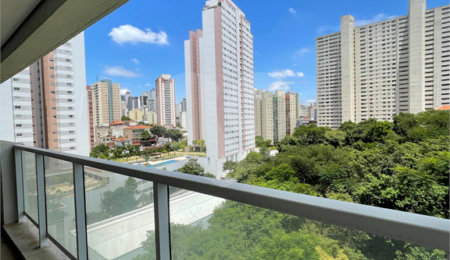 Apartamento à venda com 3 quartos, sendo 1 suíte,  em Aclimação, São Paulo, SP