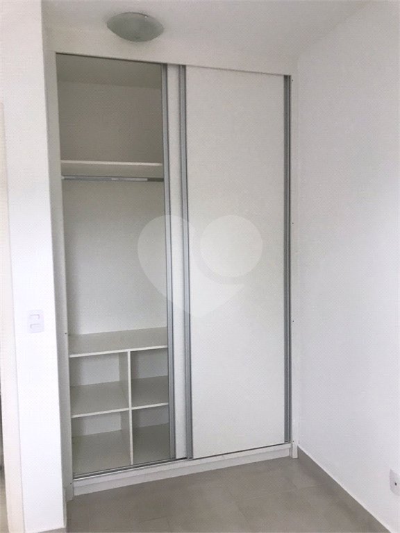 Apartamento à venda com 2 quartos em Chácaras São José, São José dos Campos, SP