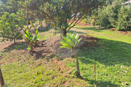 Chácara à venda ou para alugar com 3 quartos, sendo 1 suíte,  em Parque Residencial Itapeti, Mogi das Cruzes, SP