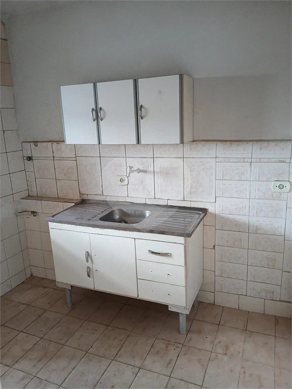Viva com praticidade e conforto em um condomínio próximo ao comércio!